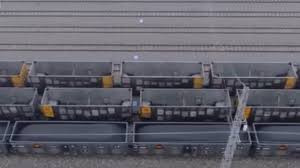 世界首次3.5万吨重载群组列车开行试验取得成功