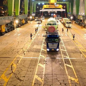 天津迎来单次最大规模空客大部件入境