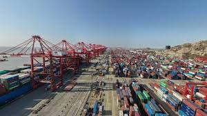 上海港今年集装箱吞吐量有望再创新高 连续16年蝉联全球第一