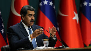 马杜罗要求美停止非法干涉和军事入侵