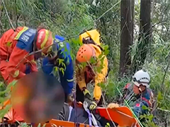 四川华蓥 摄影师被困野山 多方24小时联合搜救