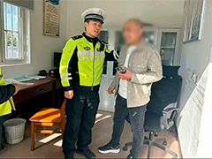 扬州顺风车服务区"丢"乘客 民警帮解困