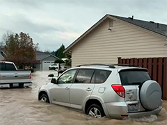 美国华盛顿州洪灾持续 至少一人死亡
