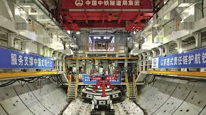 世界最大直径高铁盾构机"领航号"掘进突破万米大关