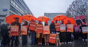 英格兰住院医生开始为期5天的罢工