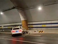 偶遇车祸 摩托车主"教科书式救援"被点赞160万次