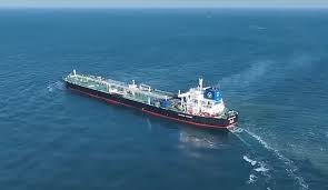 全球首艘甲醇双燃料智能超大型油轮交付