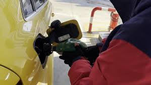 今天零时起 国内汽柴油价格下调