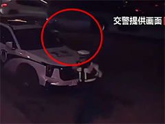 山西阳泉 争分夺秒 交警为临产孕妇抢出"生命通道"