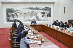 赵乐际同全国人大常委会会议列席代表座谈