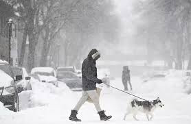 美国强风暴天气致加州多地进入紧急状态