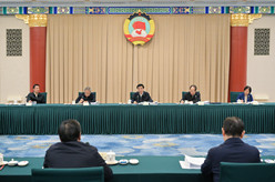 王沪宁主持召开全国政协主席会议