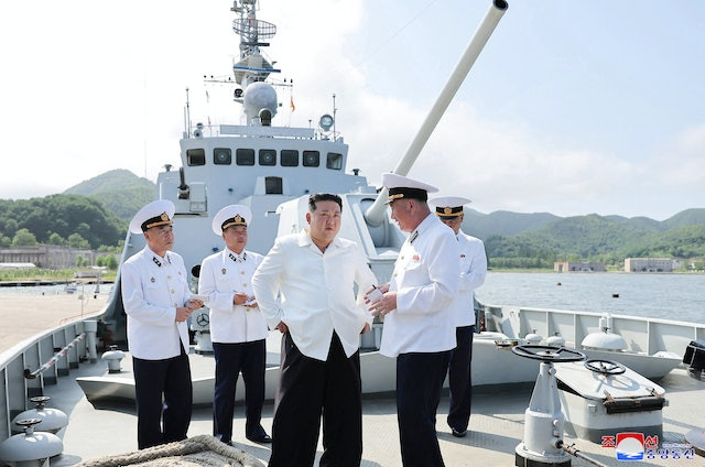金正恩观摩朝鲜远程战略巡航导弹发射训练