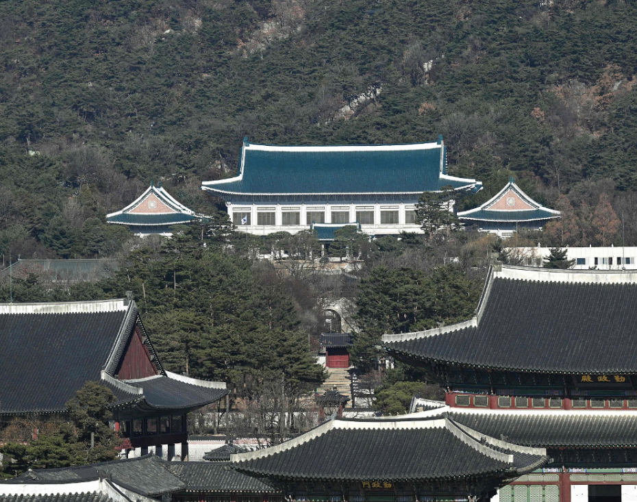 时隔3年7个月 韩国总统府正式迁回青瓦台