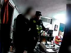 黄金竟藏豆瓣酱邮寄 民警拦截挽损20万元