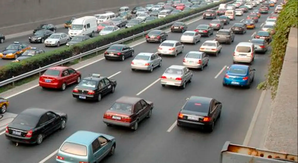 上海前11月汽车销量超53万辆 年末未现翘尾行情