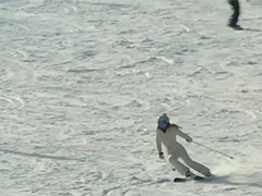 北京12岁少年滑雪撞伤他人 监护人被判赔8万