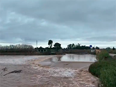 西班牙多地遭暴雨侵袭引发洪灾 已致三死多伤