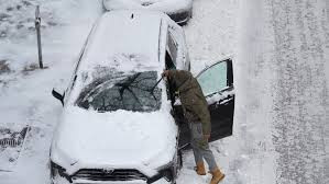 冬季风暴给美部分地区带来强风暴雪天气