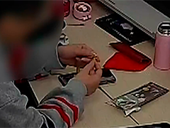 浙江慈溪"金包银"冒充纯金饰品典当 五人落网