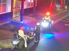 江西赣州 男童深夜高烧昏厥 快警5分钟"狂飙"送医