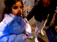 两名外籍儿童走失 民警帮忙找到家人