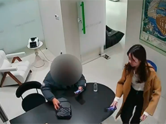 借口报复女友 男子用假货偷换奢侈品包