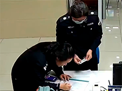 上海春考考生因身份证问题无法赴考 民警迅速处理