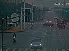 上海车辆高架抛锚 交警疾驰17公里送考