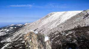 5人违规穿越鳌山 2人遇难1人坠崖