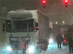 匈牙利遭遇强降雪 多处交通受阻