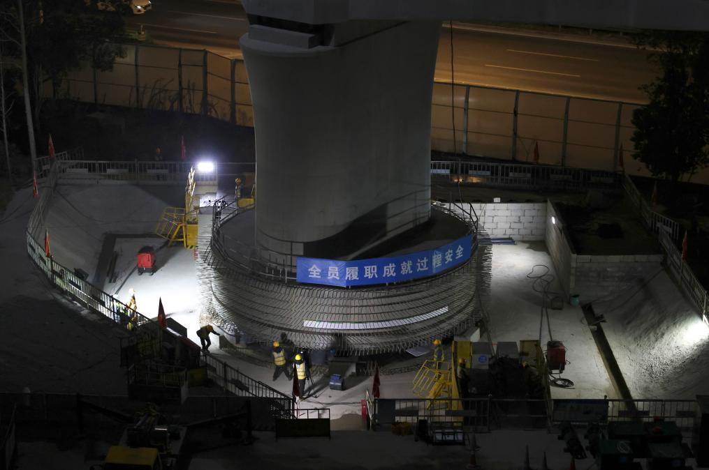 国内首例!万吨桥梁成功转体跨越上海磁浮线