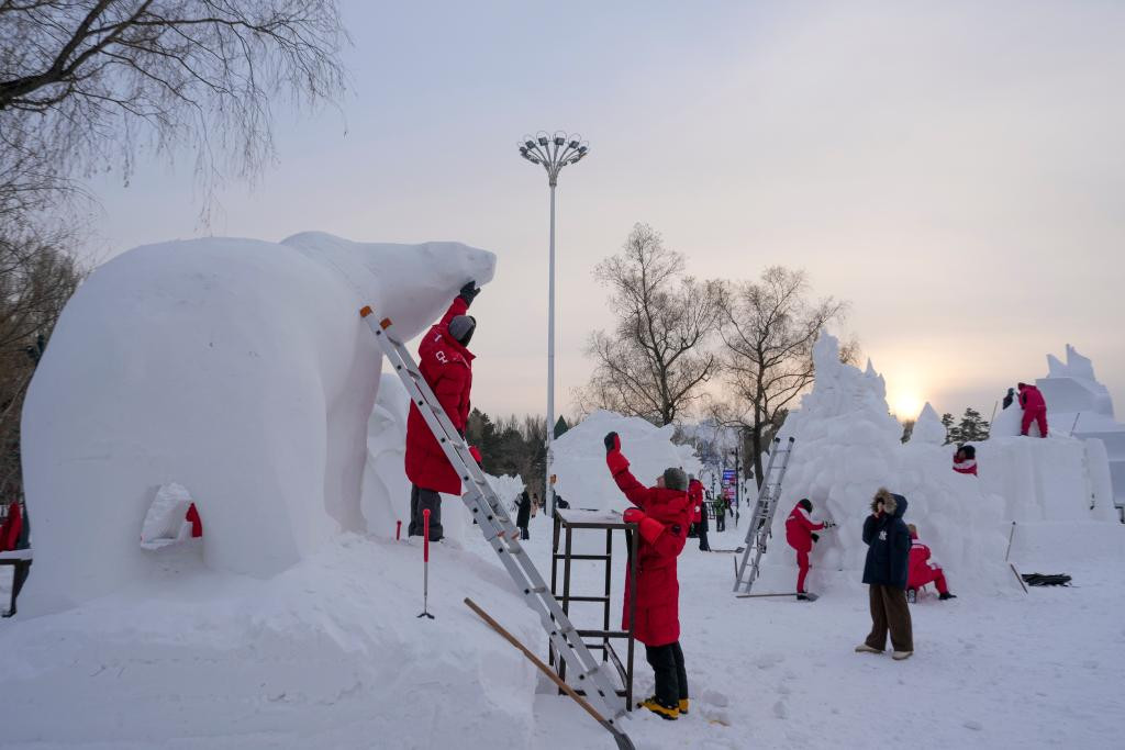 各地打造冰雪新场景 激发消费新活力