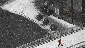 风暴"戈雷蒂"登陆英国 多地发布降雪大风等天气预警