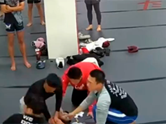 广州男子训练期间突然心脏骤停 退役军人跪地急救