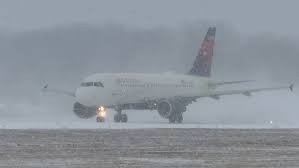 美国多地遭冬季风暴袭击 约5400万人受影响 超3000个航班延误或取消