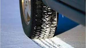 雪天应及时更换雪地胎 防滑链提前装