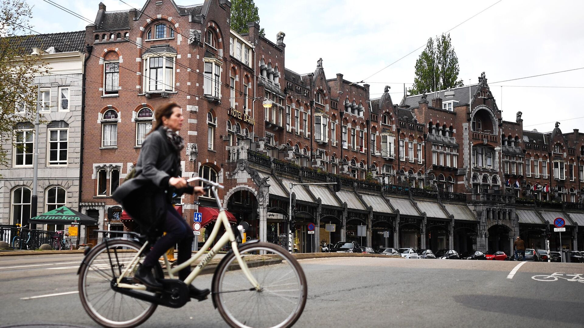 荷兰民调显示近八成受访者不再认为美国可靠