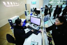 起底网络平台"抢票"陷阱 归途焦虑 催生"抢票"乱象