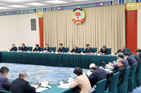 全国政协召开2025年度宏观经济形势分析座谈会 王沪宁出席并讲话