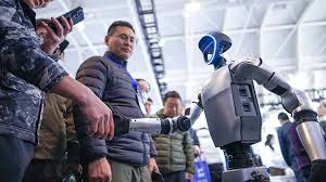 2025中国经济年报 人工智能核心产业规模预计突破1.2万亿元
