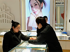 黄金首饰价格高涨 轻克重、重设计成消费新趋势