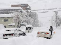 日本多地遭遇强降雪 降雪量打破纪录
