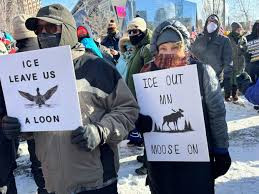 美明州民众持续抗议联邦执法人员暴力执法