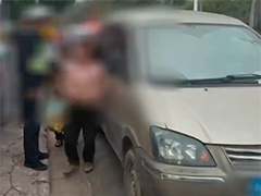 核载7人竟塞进17人 车辆超员142%被查