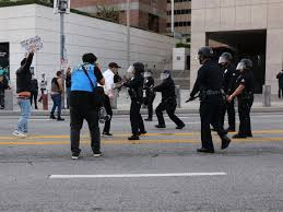 美国国土安全部称 移民执法枪击事件所涉联邦执法人员被停职