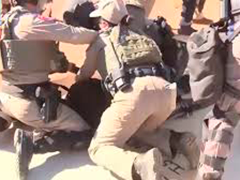 美国得州爆发示威游行 抗议5岁男孩被关押