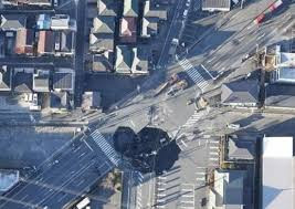 日本埼玉县道路严重塌陷一周年 恶臭气体仍困扰居民