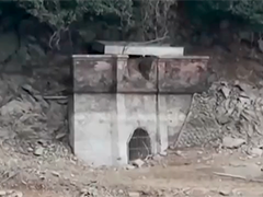 日本太平洋沿岸地区遭数十年一遇干旱 神奈川县津久湖已完全枯竭