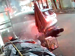 男子酒后执意开车 撞进餐馆致3人受伤